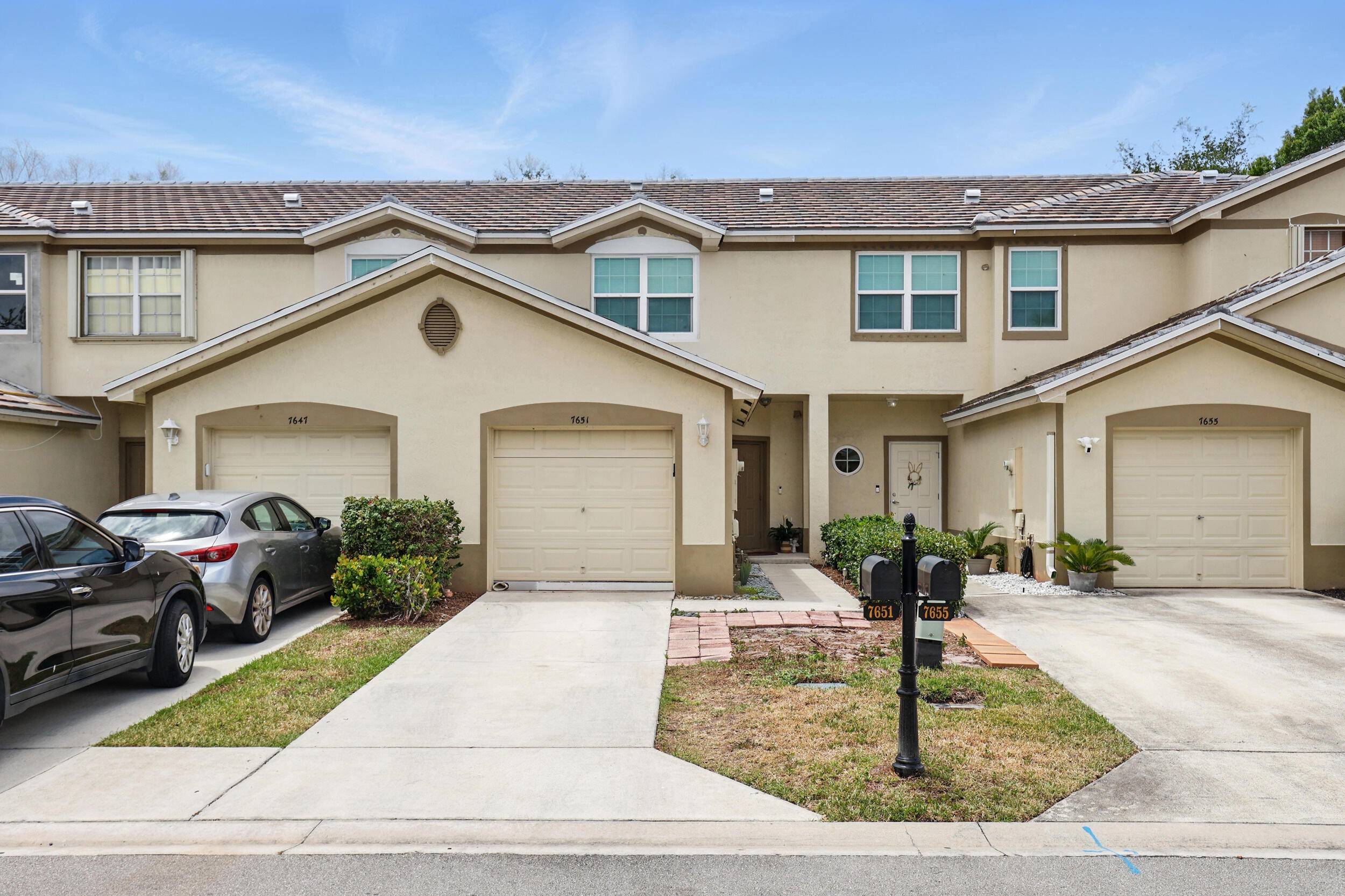 Beautiful lake view townhouse in the gated community of The Springs.