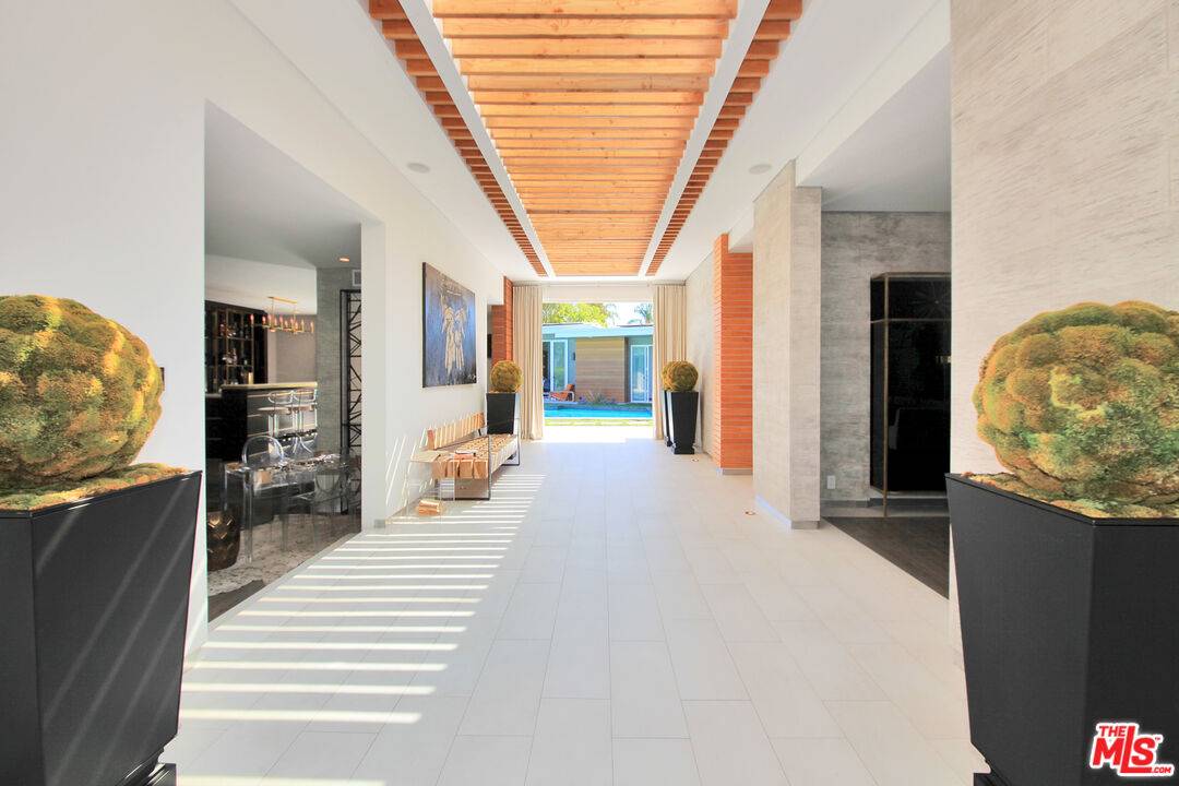 3054   Elvido Dr 4BR Brentwood La