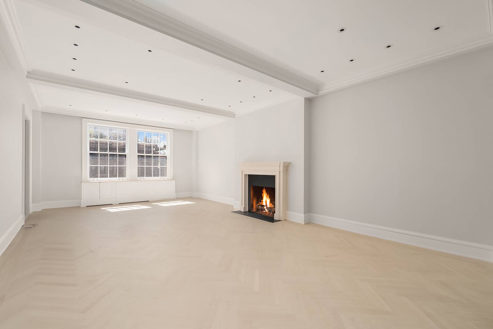 Located in one of Park Avenue s most iconic prewar co op buildings, Residence 13C is a stunning four bedroom, four and a half bathroom home spanning 3, 750 sq.