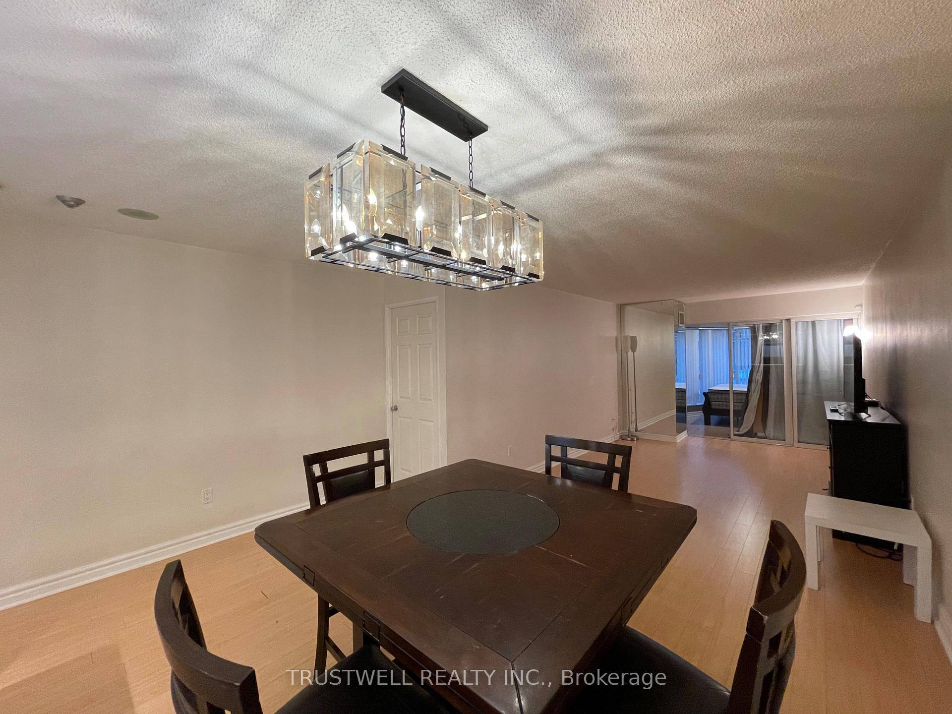 Partly Furnished 1 1 Spacious Condo Located In The Heart Of Financial District.
