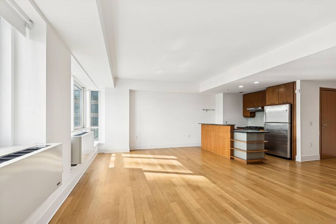 Full Service Waterfront Living with Doorman, Ferry Access, amp ; Parking Experience loft like living in this expansive 643 SF open studio, larger than many one bedroom apartments currently available ...