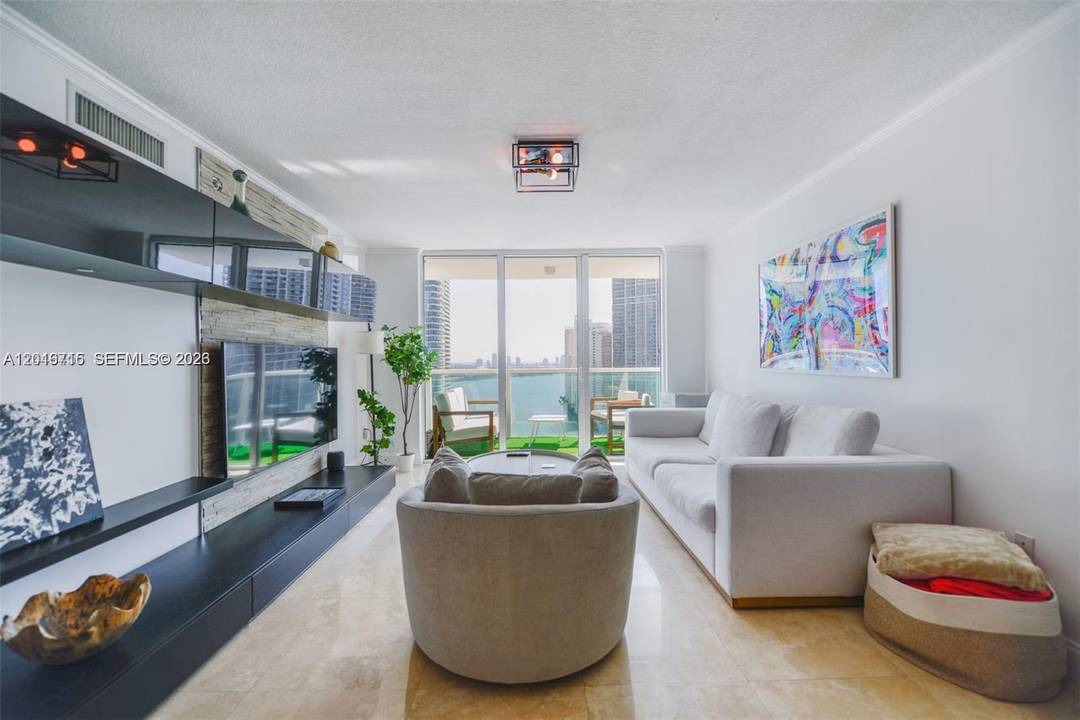 Brickell on the River north tower best corner line 2 bedroom with NE river amp ; bay views.