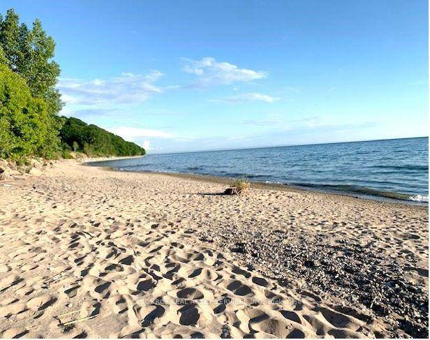 The lot is in one of the most exclusive neighbourhoods in Ontario.
