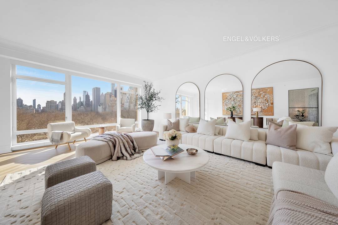 Park Facing Four Bedroom in the Coveted House at 15 Central Park West Perched above the treetops with 47 feet of direct Central Park frontage, Residence 8B is a 3, ...