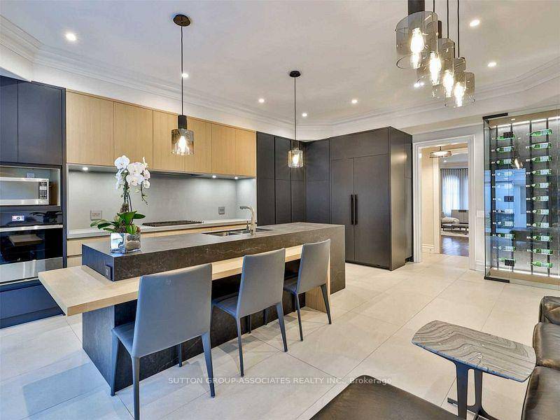 Wonderful Townhome On A Quiet Tree Lined Street In The Heart Of Yorkville.