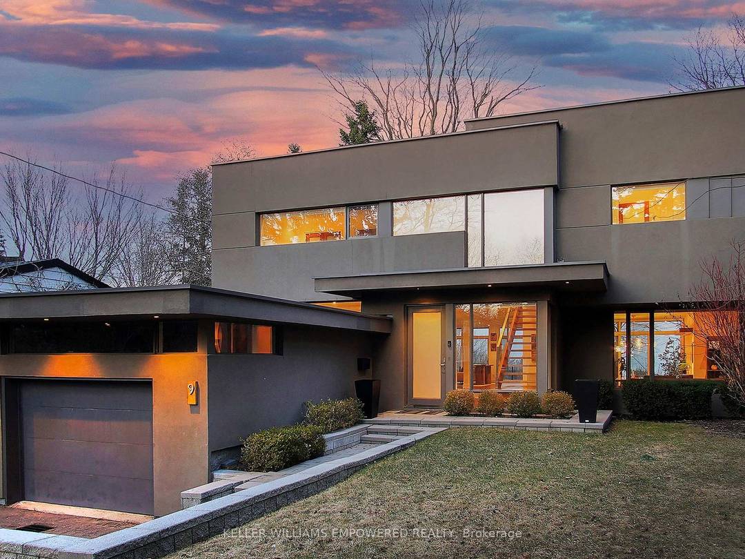 Discover this exceptional lake view residence, where contemporary design meets serene natural beauty.