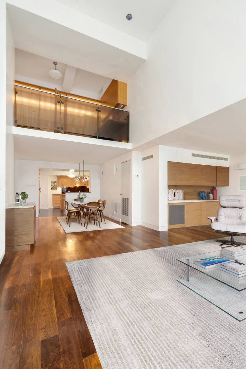 Welcome to the Penthouse 820 !