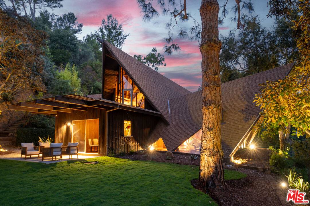 1963  N Mandeville Canyon Rd Bel Air LA
