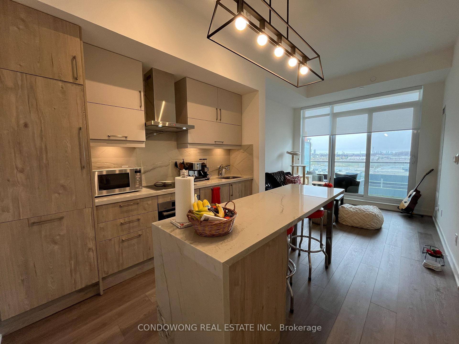 Luxurious 1 Bed Den Condo in Downtown Markham, boasting modern amenities and breathtaking views, just steps away from vibrant shops, dining, Cineplex Cinemas Markham amp ; VIP, Markham Pan Am ...