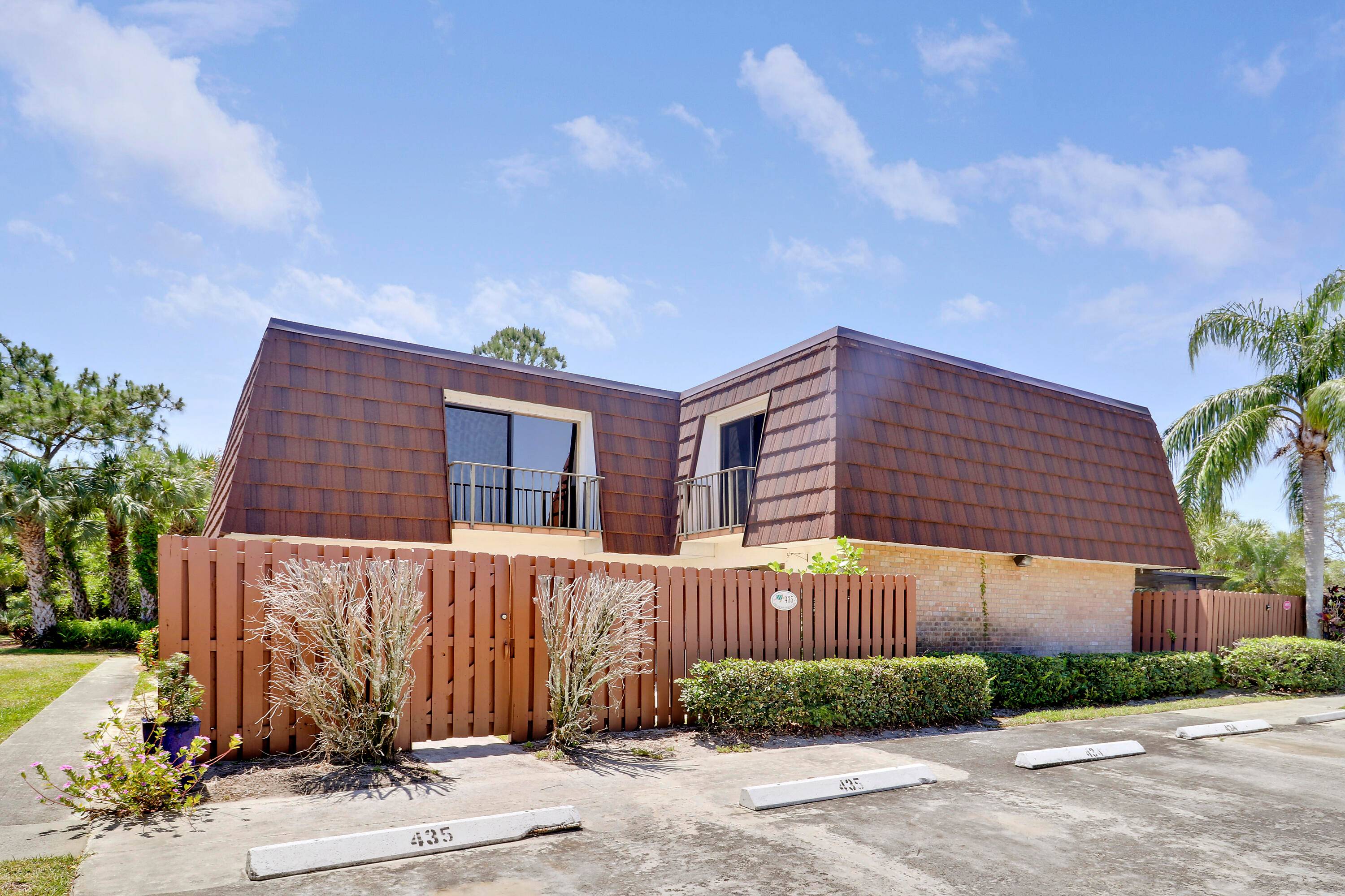 Step inside this stunningly renovated Stuart townhome and experience modern elegance with a coastal flair !