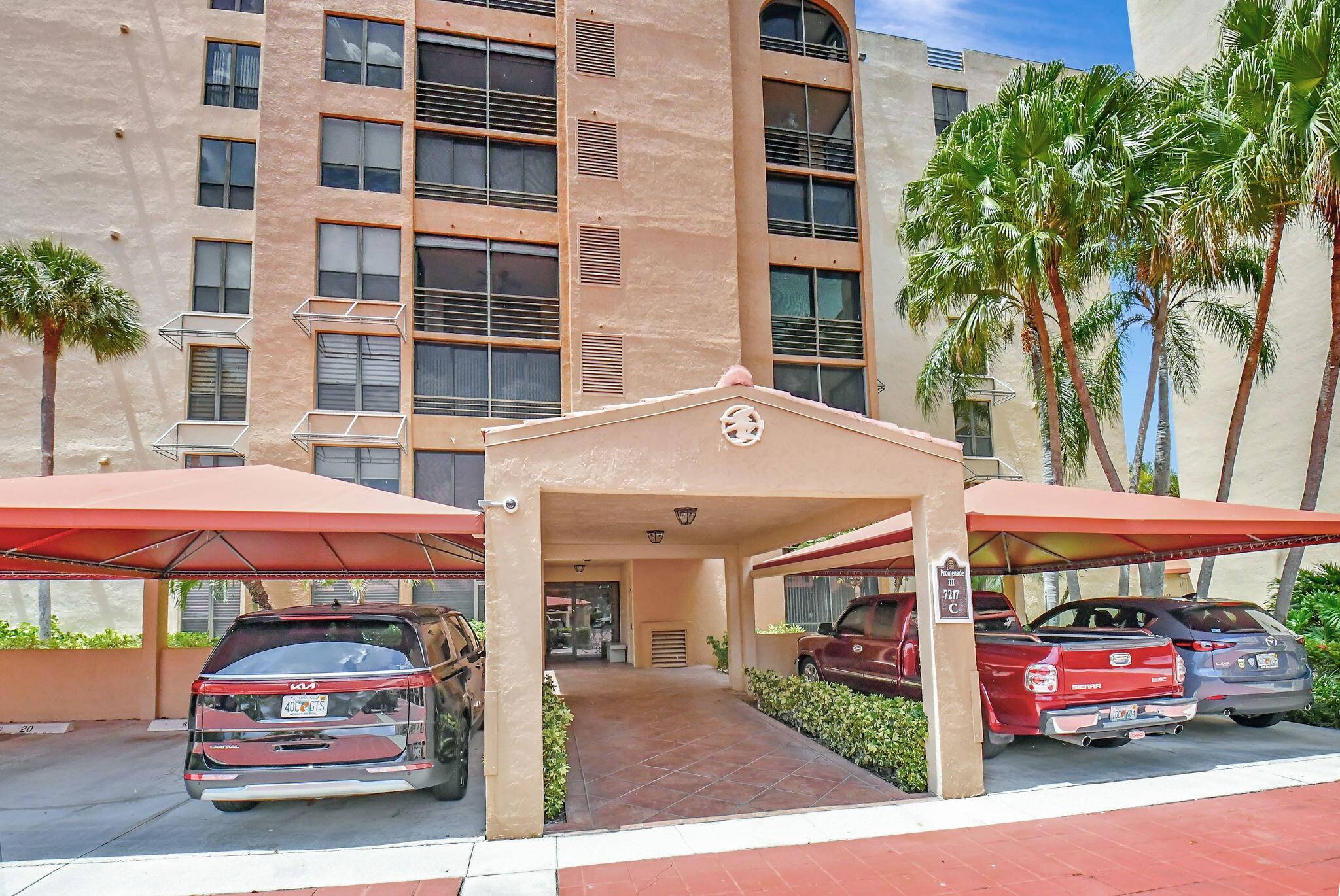 High floor unit boasts gorgeous views and has been totally redone from top to bottom.