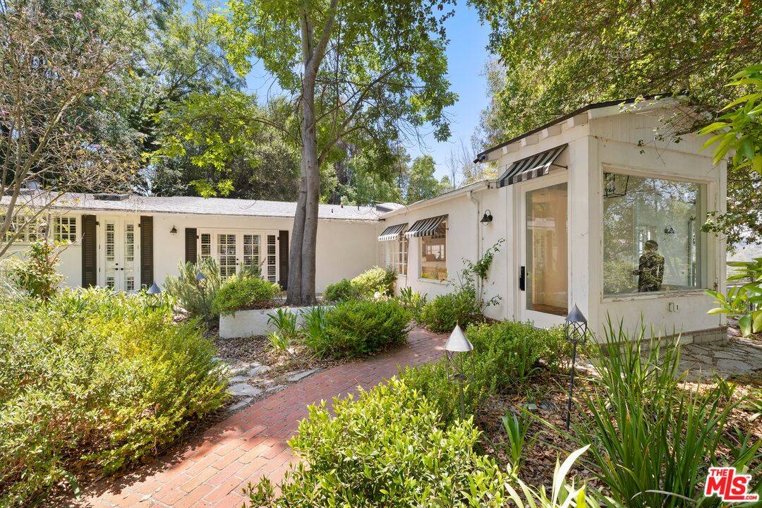 9609 Oak Pass Rd 4BR Beverly Hills Post Office | B.H.P.O. La