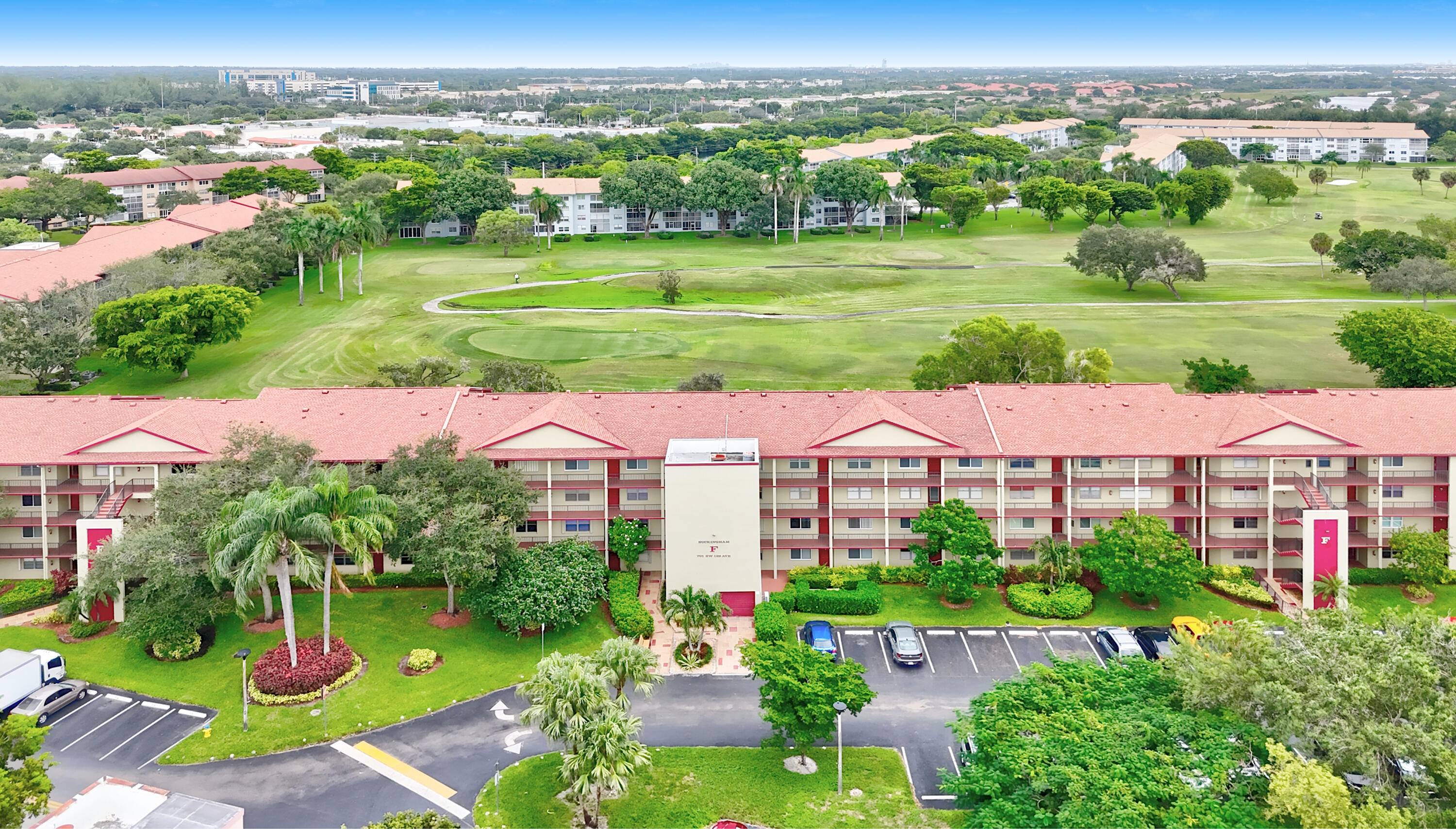 Very spacious 2 bedroom 2 bath alongside the golf course.