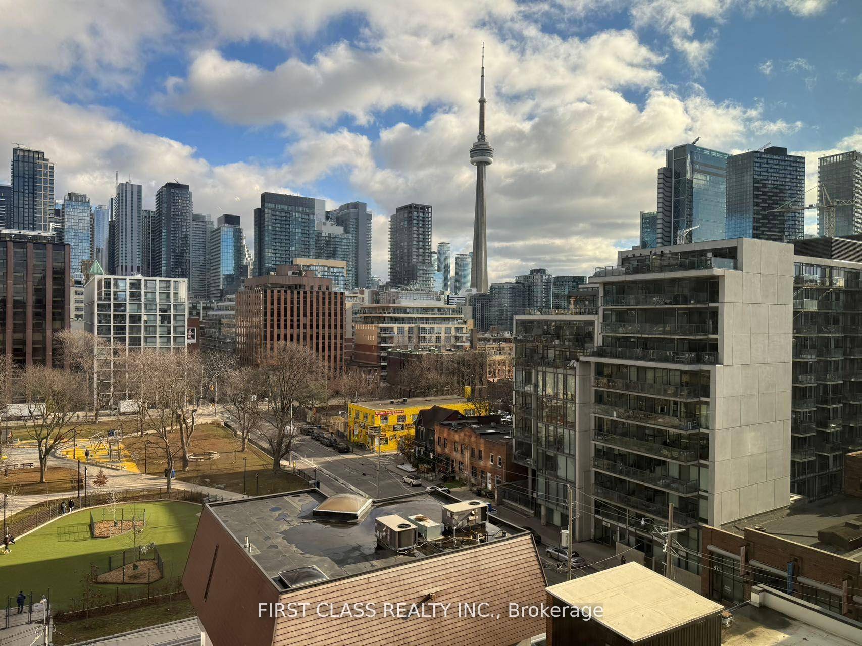 This 1 year old corner unit offers 2 bedrooms, 2 bathrooms, and stunning views of the city and CN Tower.