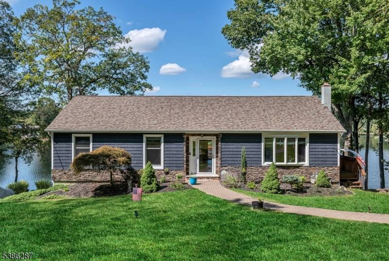 Welcome to your Dream LAKEFRONT Retreat, Cozy Lake in Oak Ridge, NJ.
