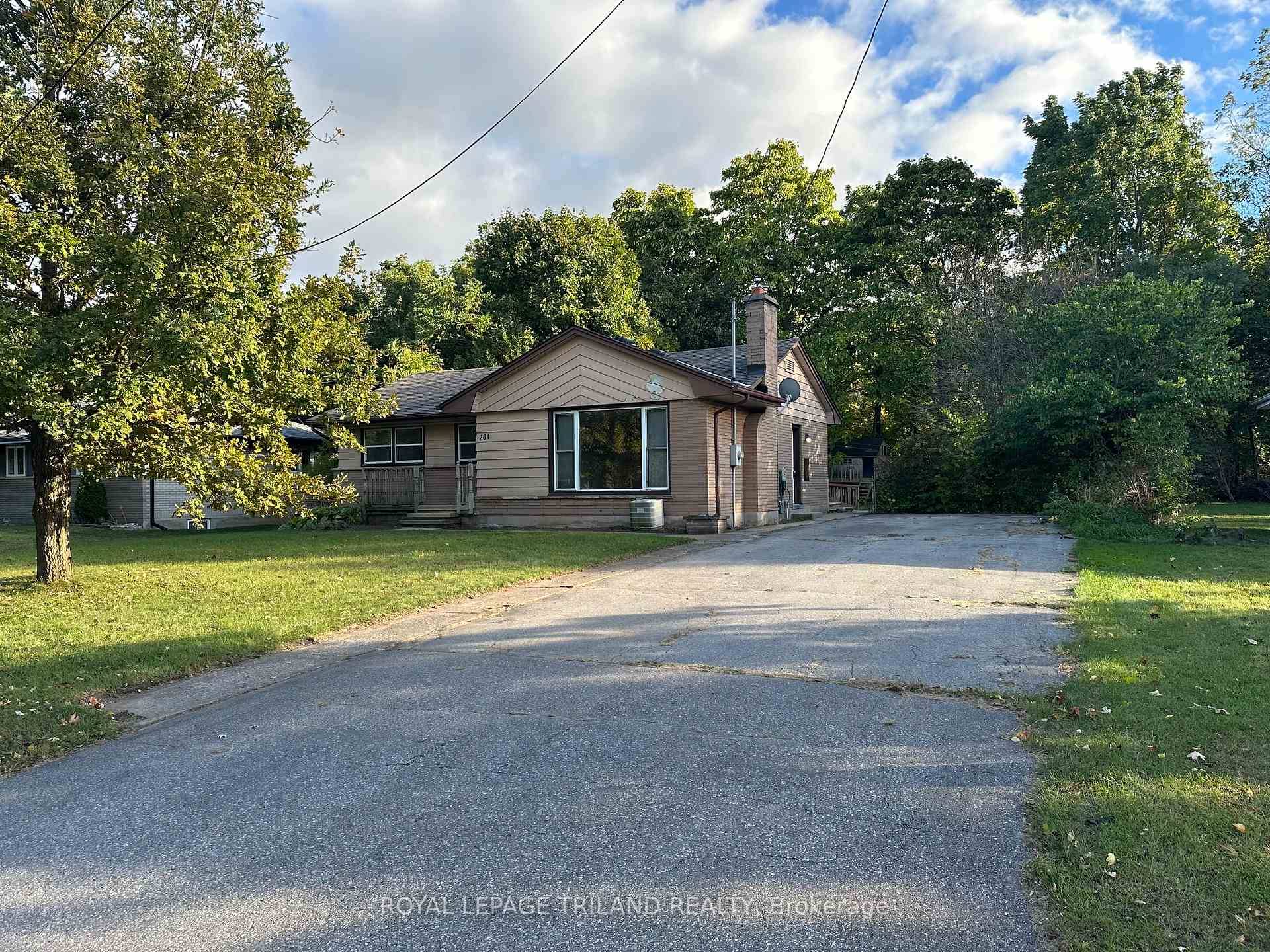 Very sought after location only minutes to Western University and University Heights elementary school.