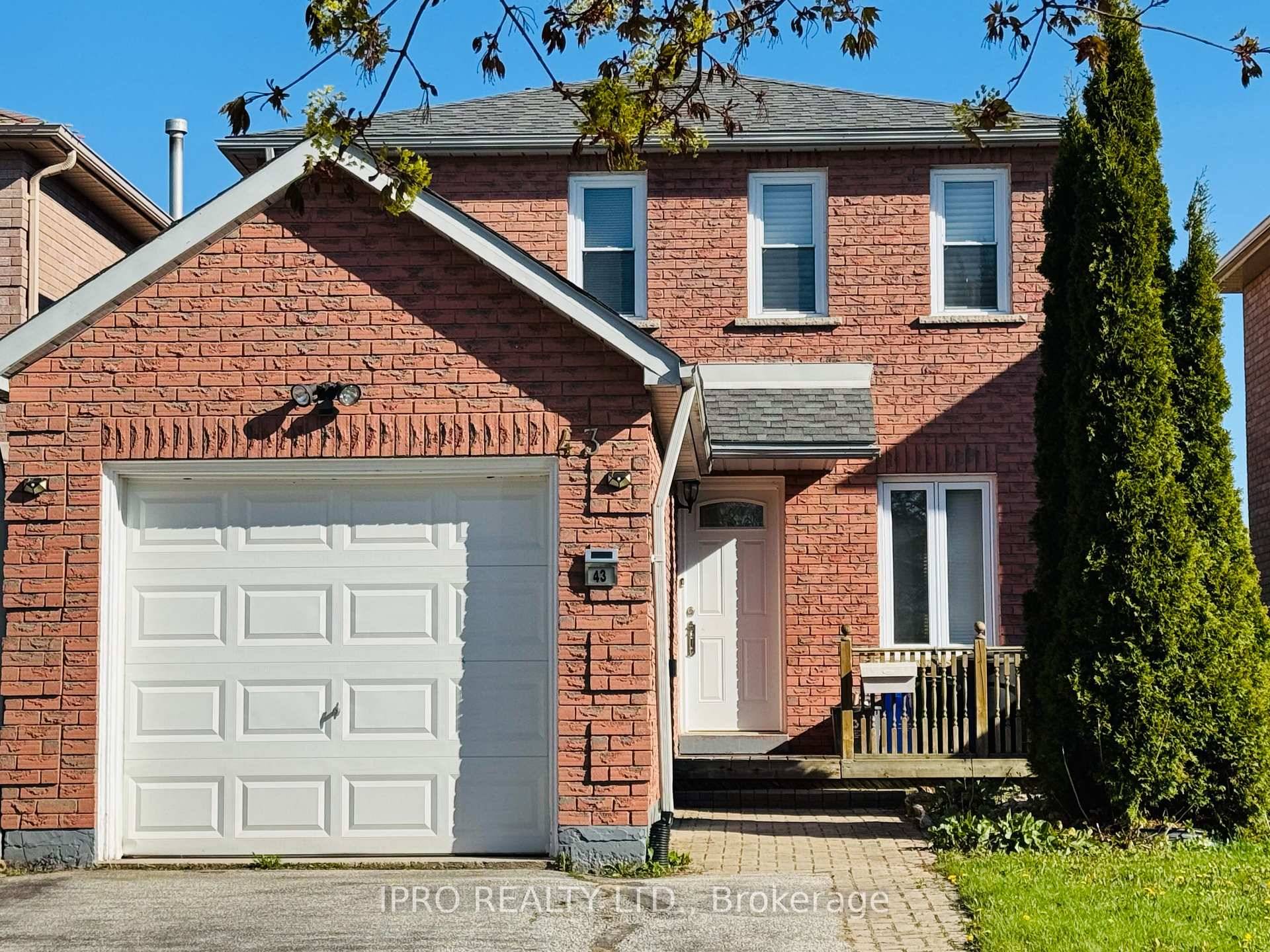 Meticulously Maintained 3 Bed, 3 Bath Detached Home in Barrie's Sought After North West End !
