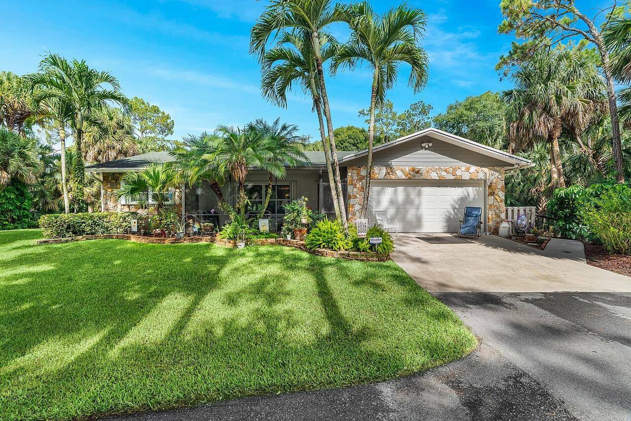 For sale Charming 3 bed, 3 bath home at 16783 96th Terrace N, Jupiter, Florida 33478.