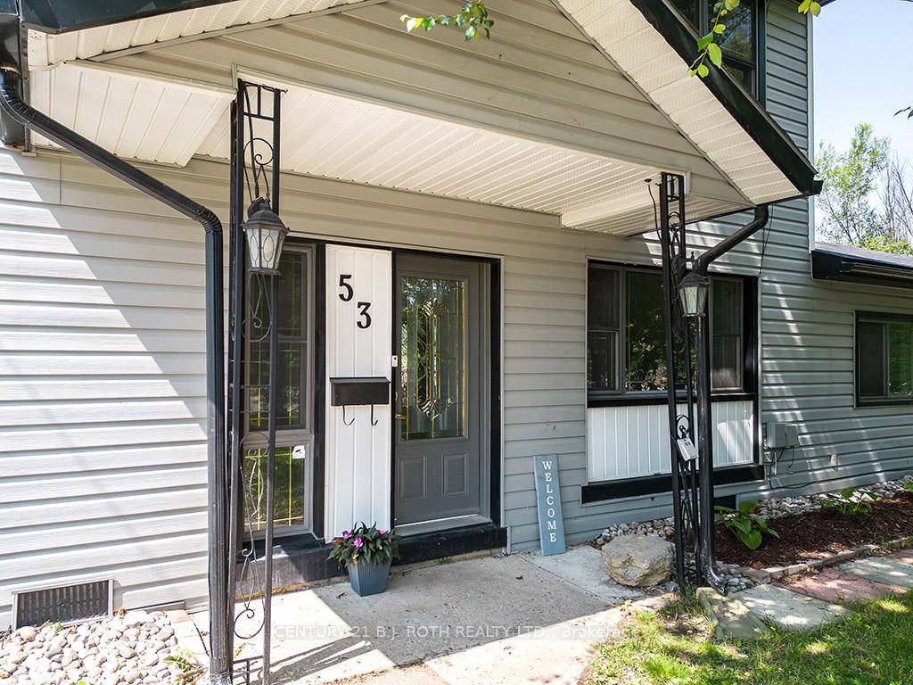 UTILITIES INCLUDED, ANNUAL LEASE Charming 3 bedroom home in Central Collingwood available for 2700 month includes heat, hydro, water, sewer and lawn maintenance !