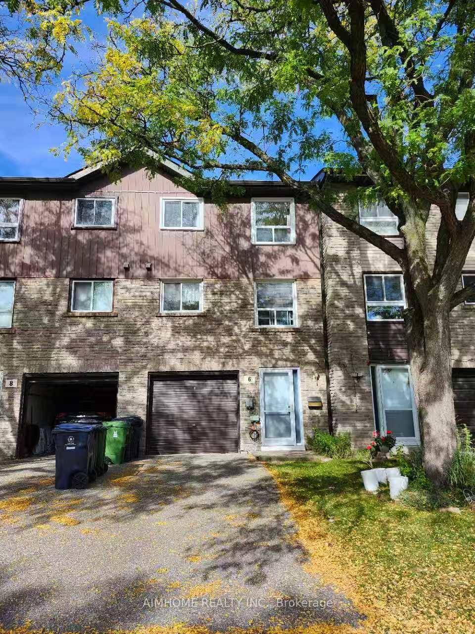 Well Maintained Town Home In The Sought After Area.