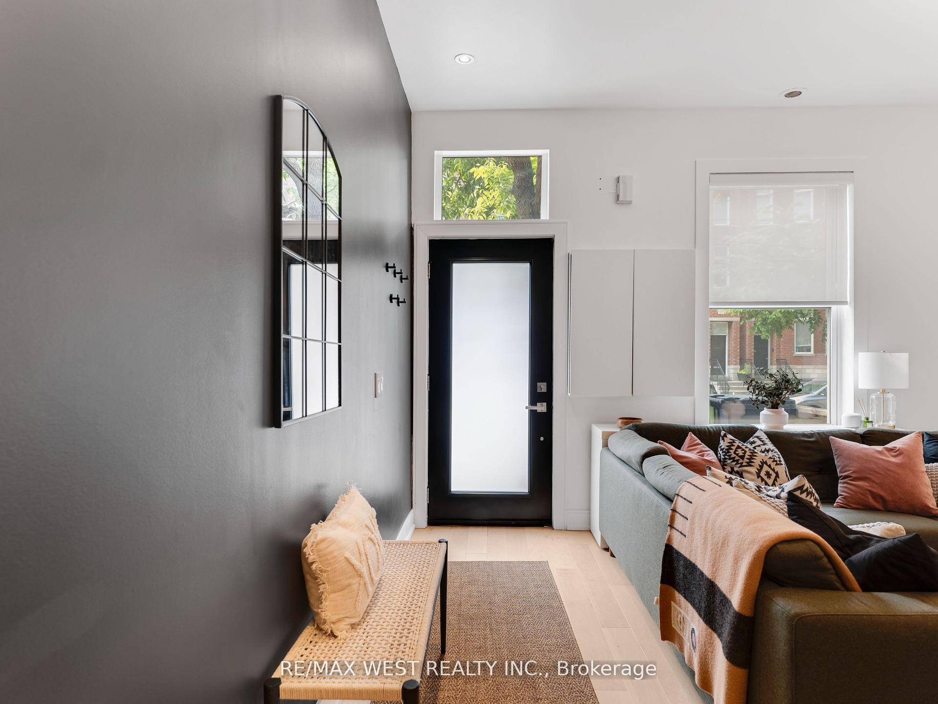 Welcome to this rare beauty located in the beautiful and historic Corktown !