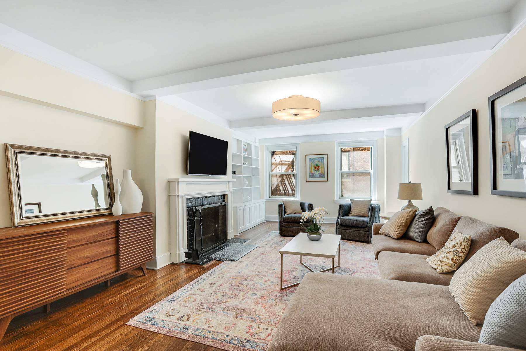 Nestled on a picturesque cul de sac shared by the distinguished Southgate cooperative and the iconic River House, this expansive one bedroom, one bath residence showcases timeless pre war elegance.