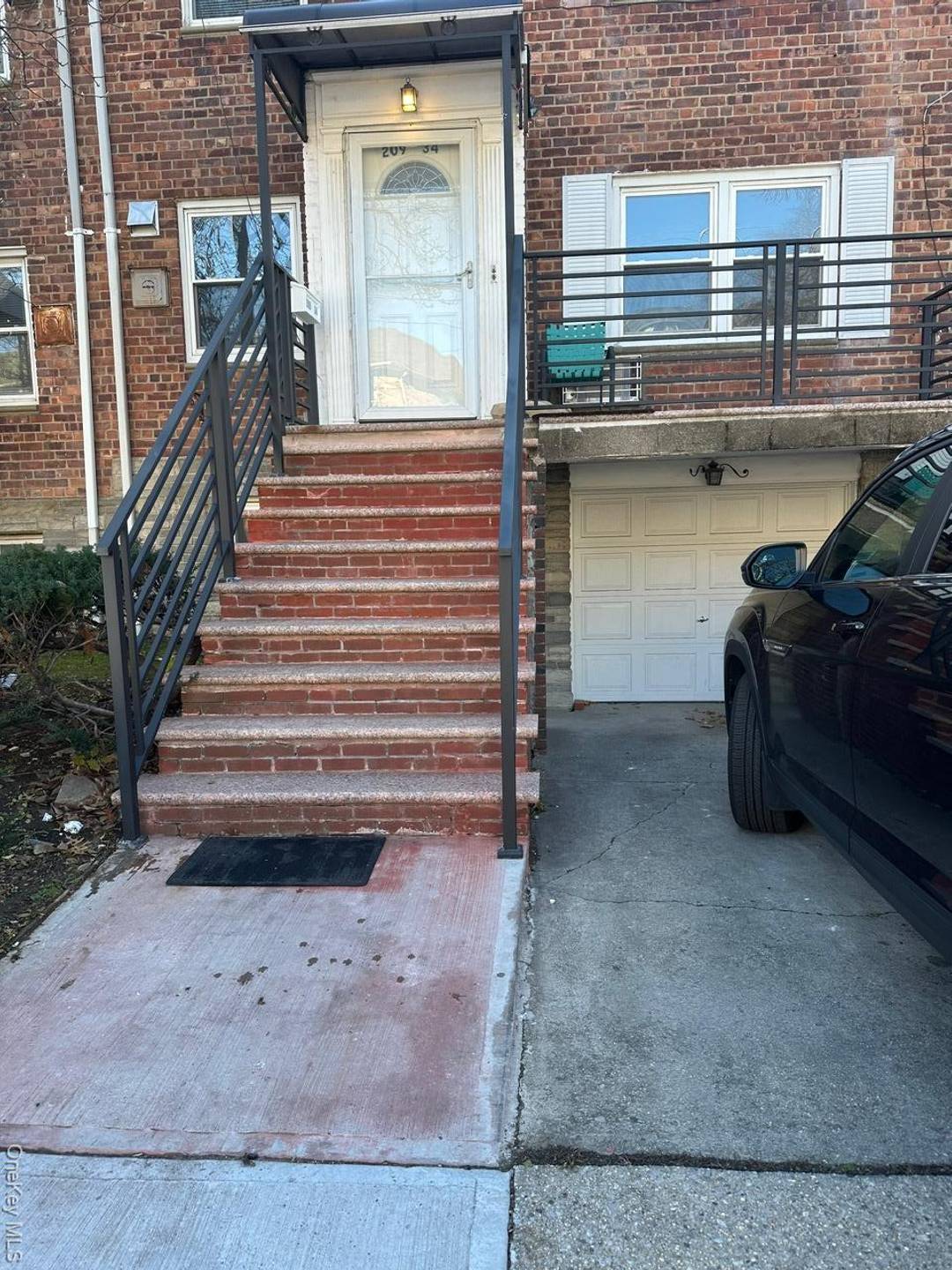 Beautiful 2 bedrooms 2 bathroom Unique Duplex Unit Bright and Sunshiny Hardwood floors Fully Renovated New Bathroom Updated kitchen with New Quartz counter tops and backsplash All New Lighting Freshly ...