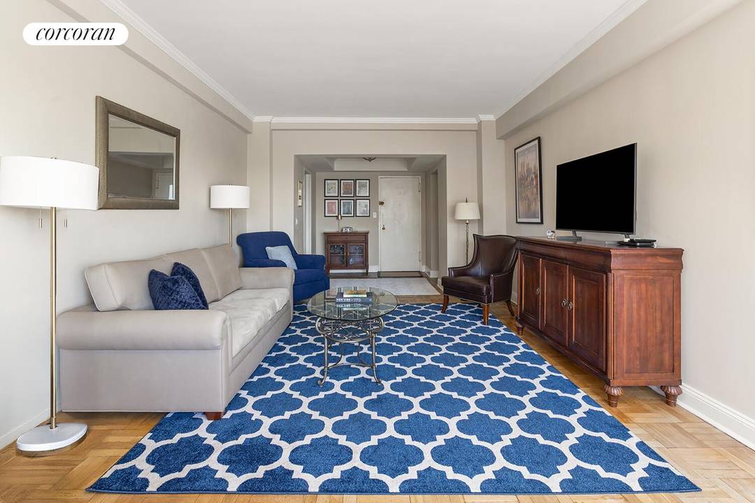 SUN FILLED UPPER EAST SIDE RESIDENCE WITH SWEEPING RIVER amp ; SKYLINE VIEWS Perched high above the Upper East Side in one of East End Avenue's most coveted full service ...