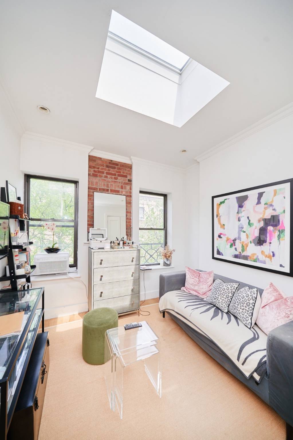 Beautiful 1 Bedroom in the heart of the Upper East Side available July 1st !