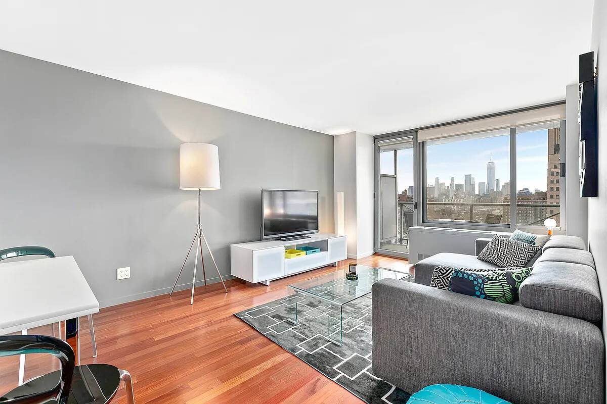 PLS EMAIL TO SCHEDULE A SHOWING Available for October 01 move in.