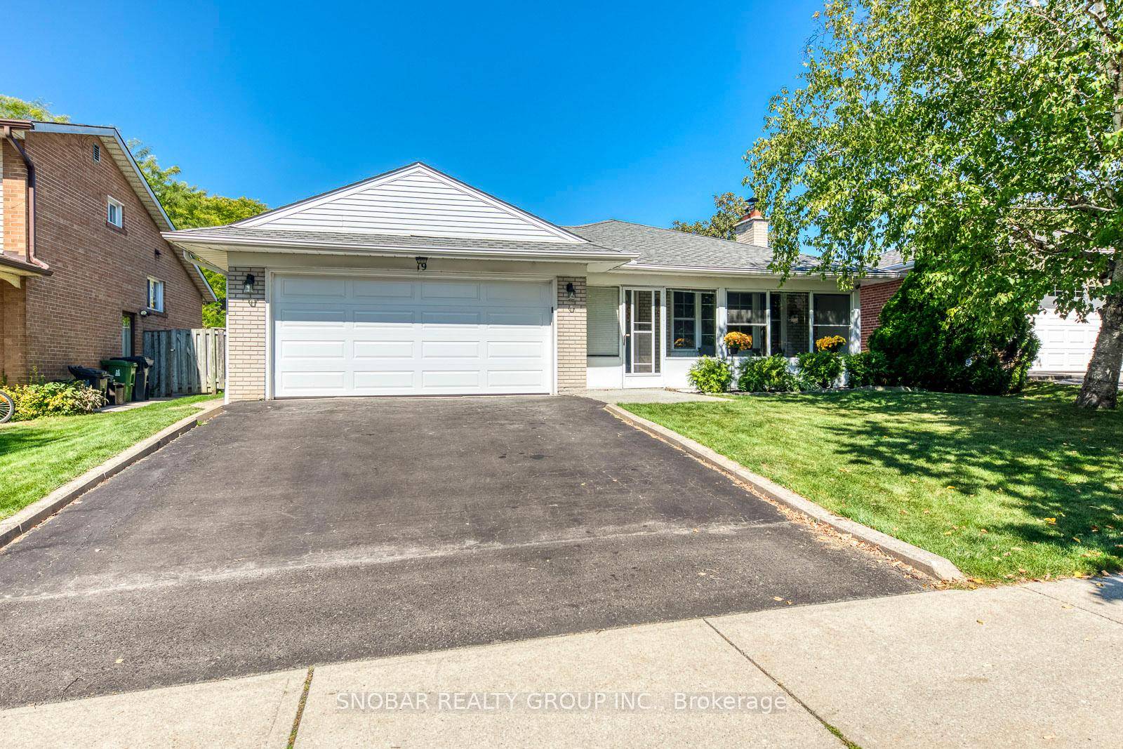 West Deane Community ! Welcome to this oversized 3 bedroom bungalow nestled on a quiet, tree lined street.