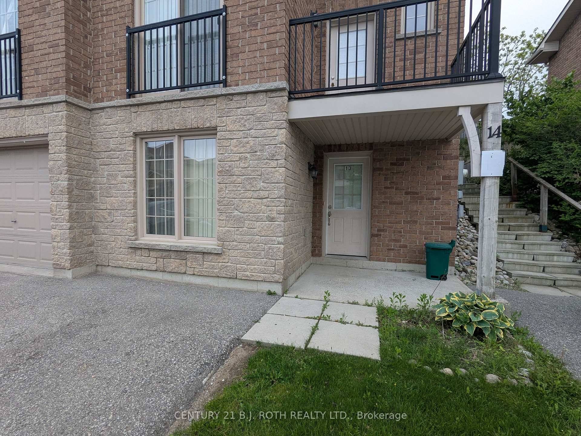 For Rent, North end of Barrie beside Georgian Mall.