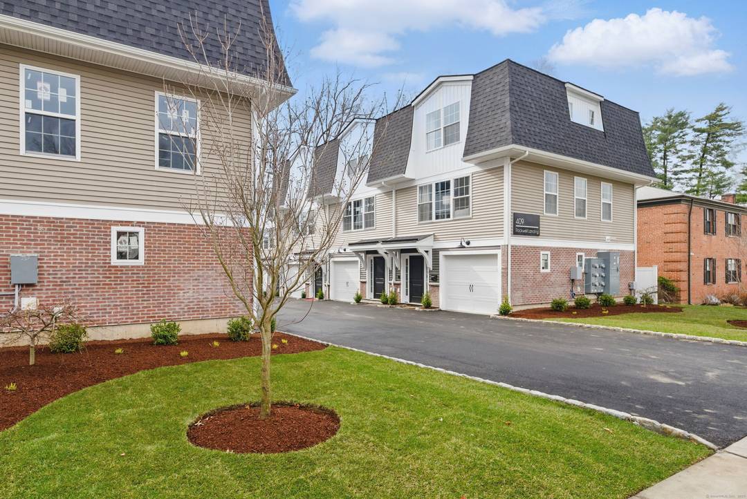 Brand New Rental ! Welcome to Rockwell Landing West Hartford's Newest Luxury Townhome Community !