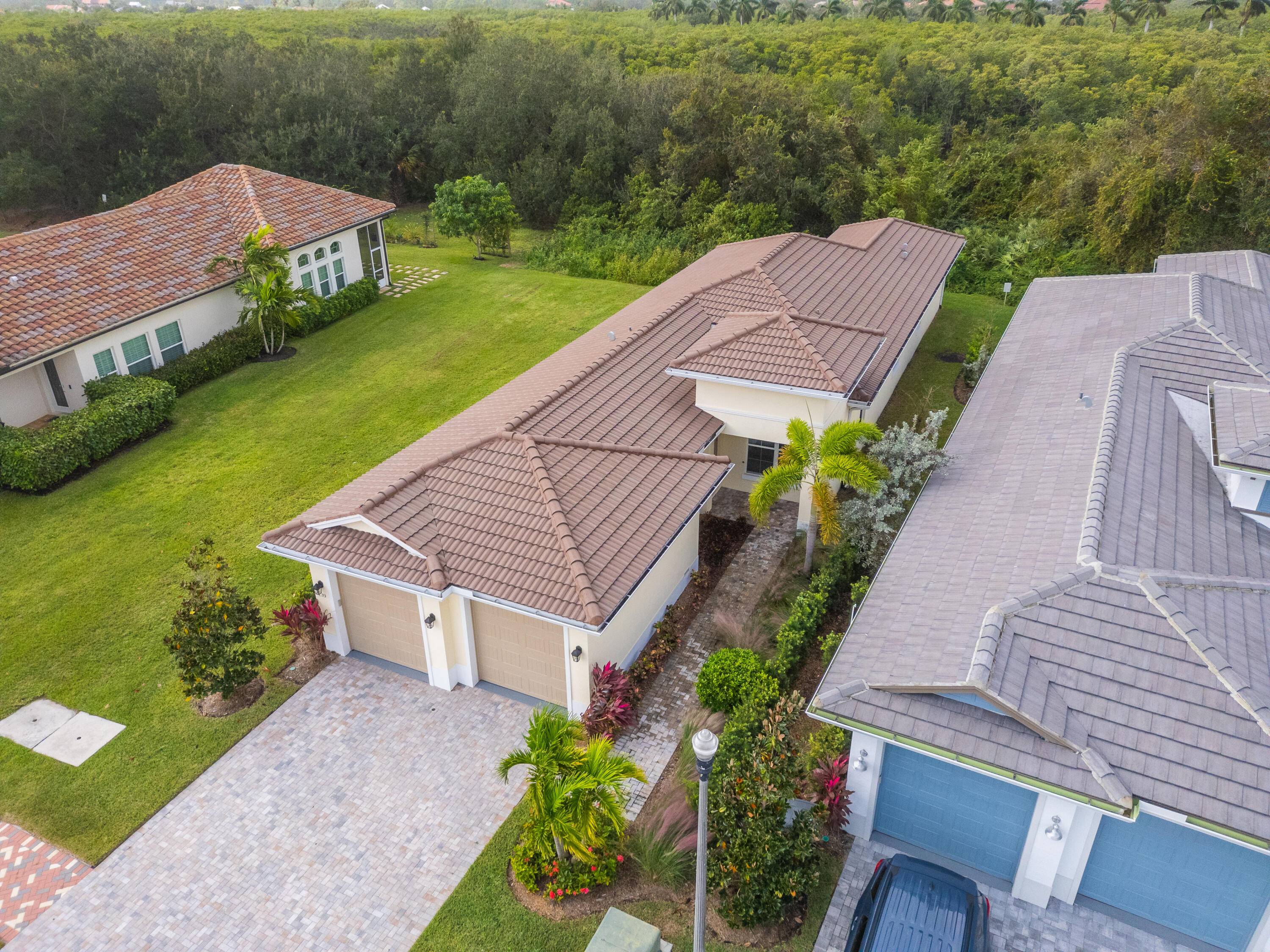 Let's Make a Deal. Don't Miss Out on This Incredible Opportunity, Experience the Pinnacle of Modern Luxury Living At, A Stunning Residence Thoughtfully Designed for Comfort and Elegance.