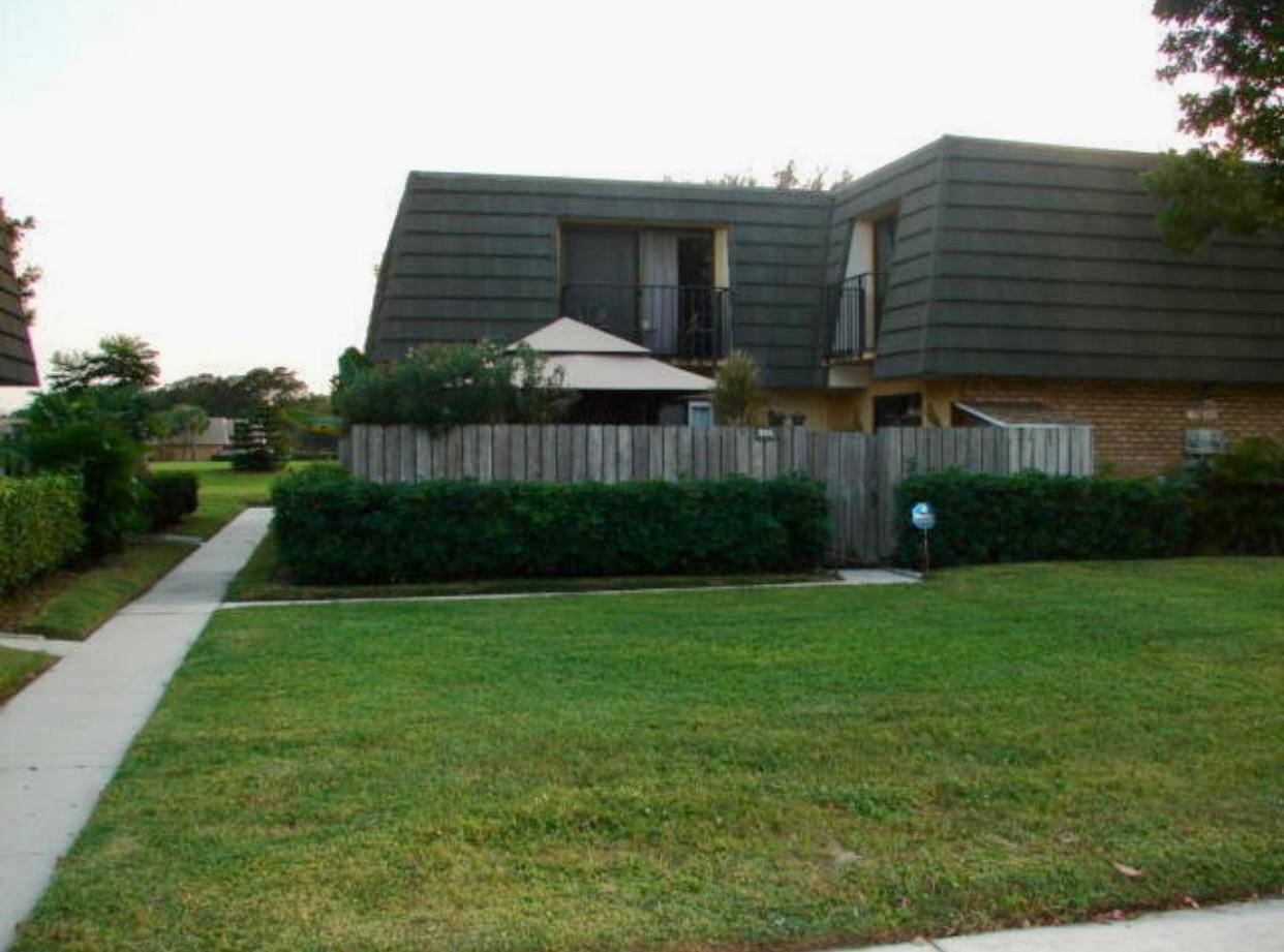 Beautifully renovated property featuring a modern kitchen with brand new finishes and porcelain tile flooring throughout NO CARPET !