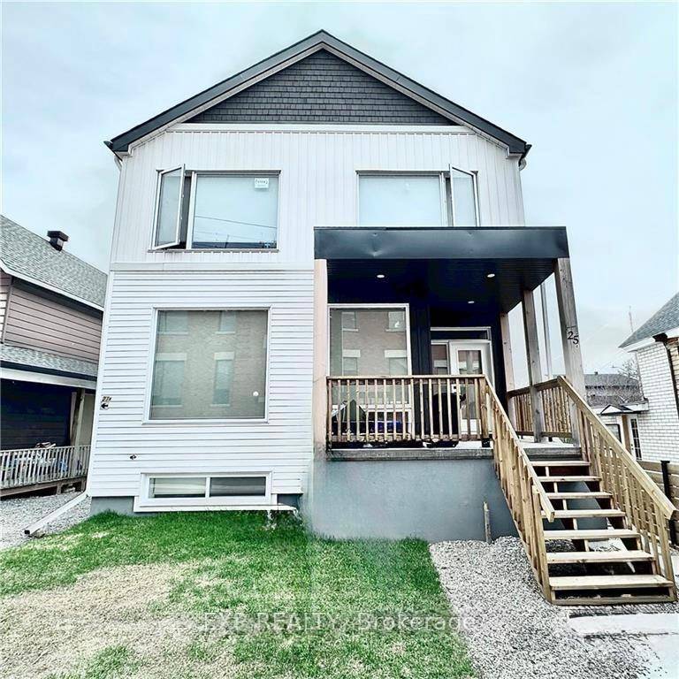 Conveniently located in the heart of Hintonburg, within only a short walk to Little Italy.