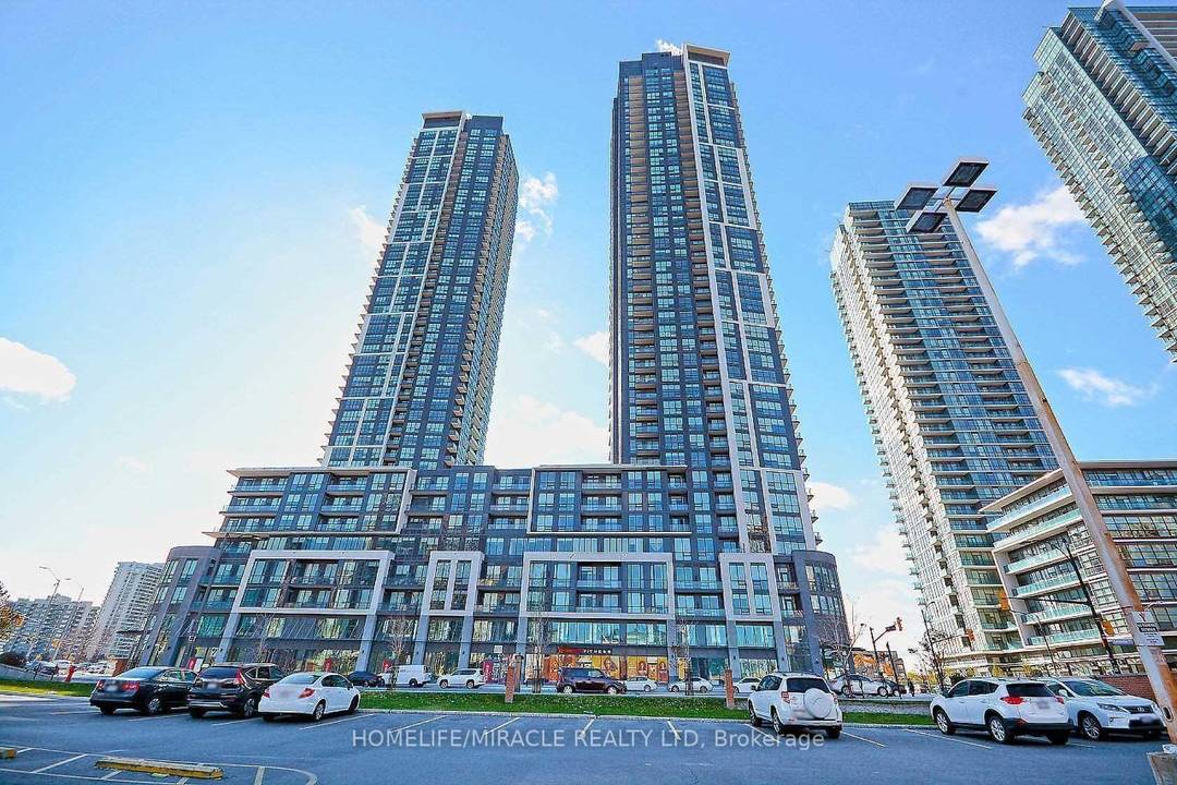 One Bedroom Furnished Unit In The Heart Of Mississauga !