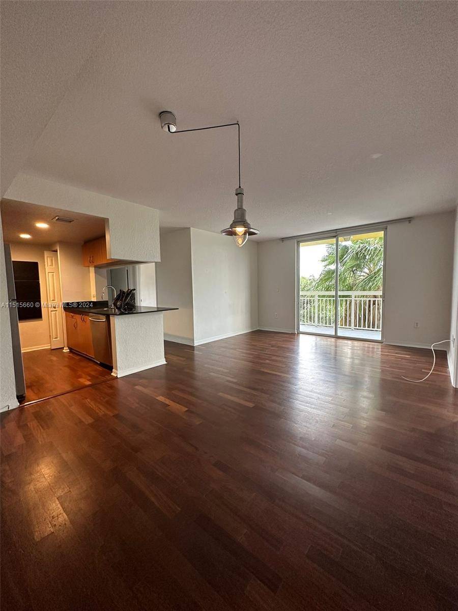 Best location ! cash only, 1 bed 2 baths, washer and dryer inside unit, Across the street from metro rail station, big development area, tenant occupied until nov 2024.