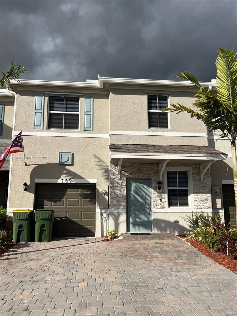 Welcome to this beautiful Town house SMART HOME in the heart of the city of Florida City, with 4 spacious bedrooms and 2 full bathrooms plus a half bathroom, adding ...