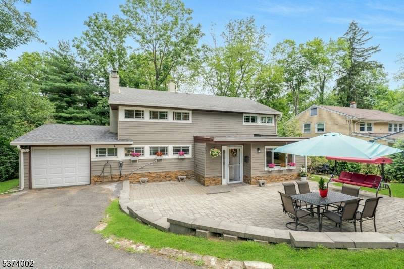 Fully Renovated 2022 4 bedroom Colonial in coveted Willard school district !
