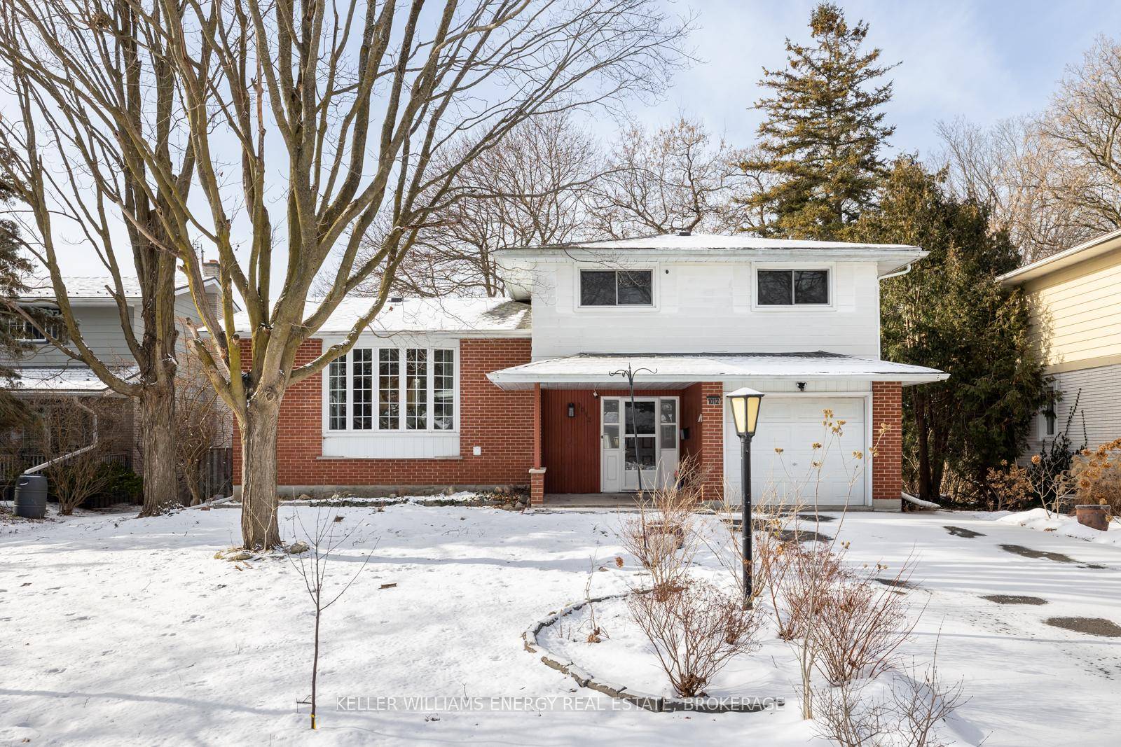 Located in the highly sought after Beau Valley neighbourhood, this beautifully renovated home offers 3 large bedrooms and 1 bathroom.