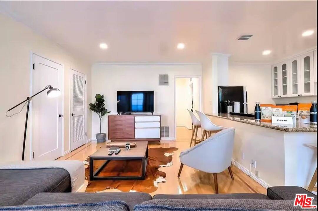 1111   11th St 2BR Santa Monica La