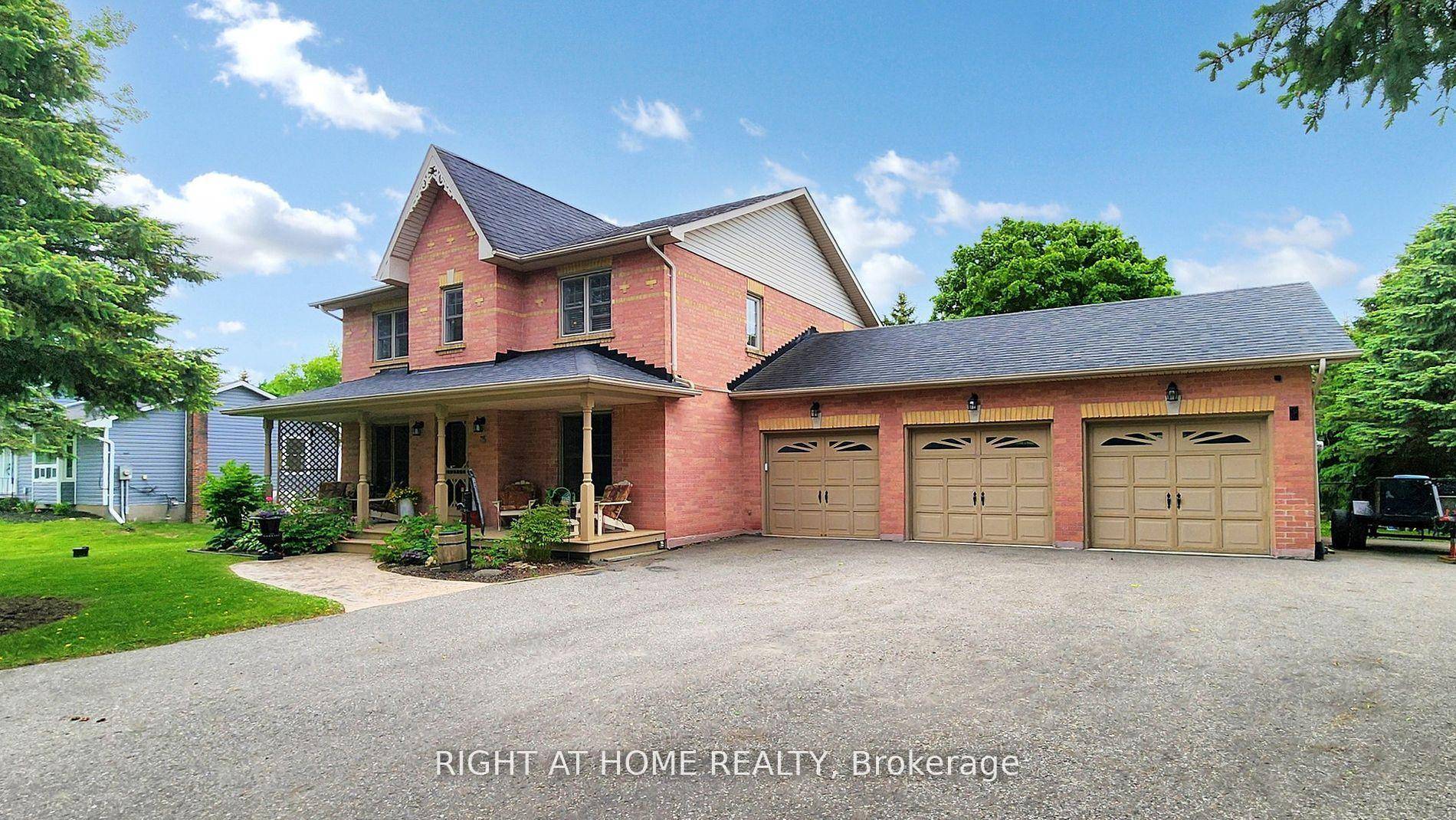 Experience peaceful country living in Sandford, just ten minutes from Uxbridge, with this beautifully cared for 3 bedroom home featuring a triple garage.