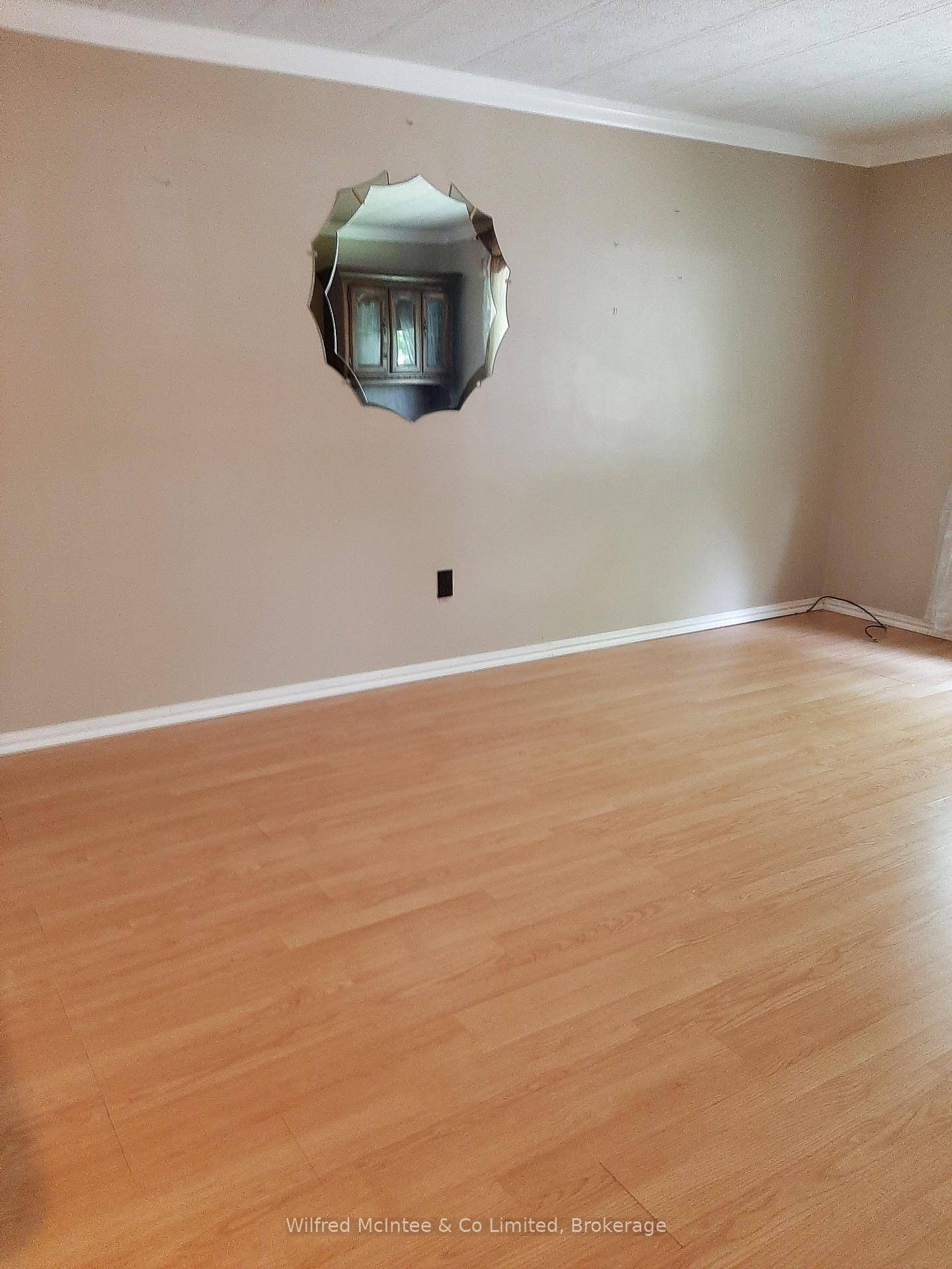 Charming Mobile Home in a Peaceful Community.