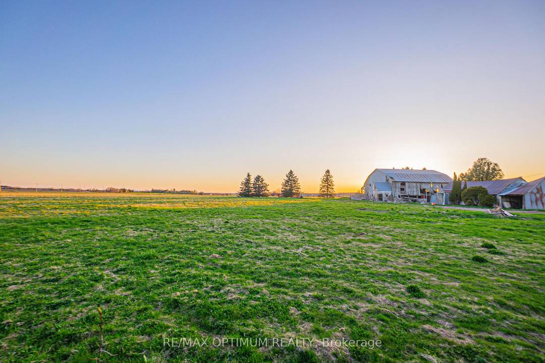 Detached House on 84. 54 Acres Rare Corner Lot Opportunity An extraordinary opportunity to own a detached home on a prime 84.