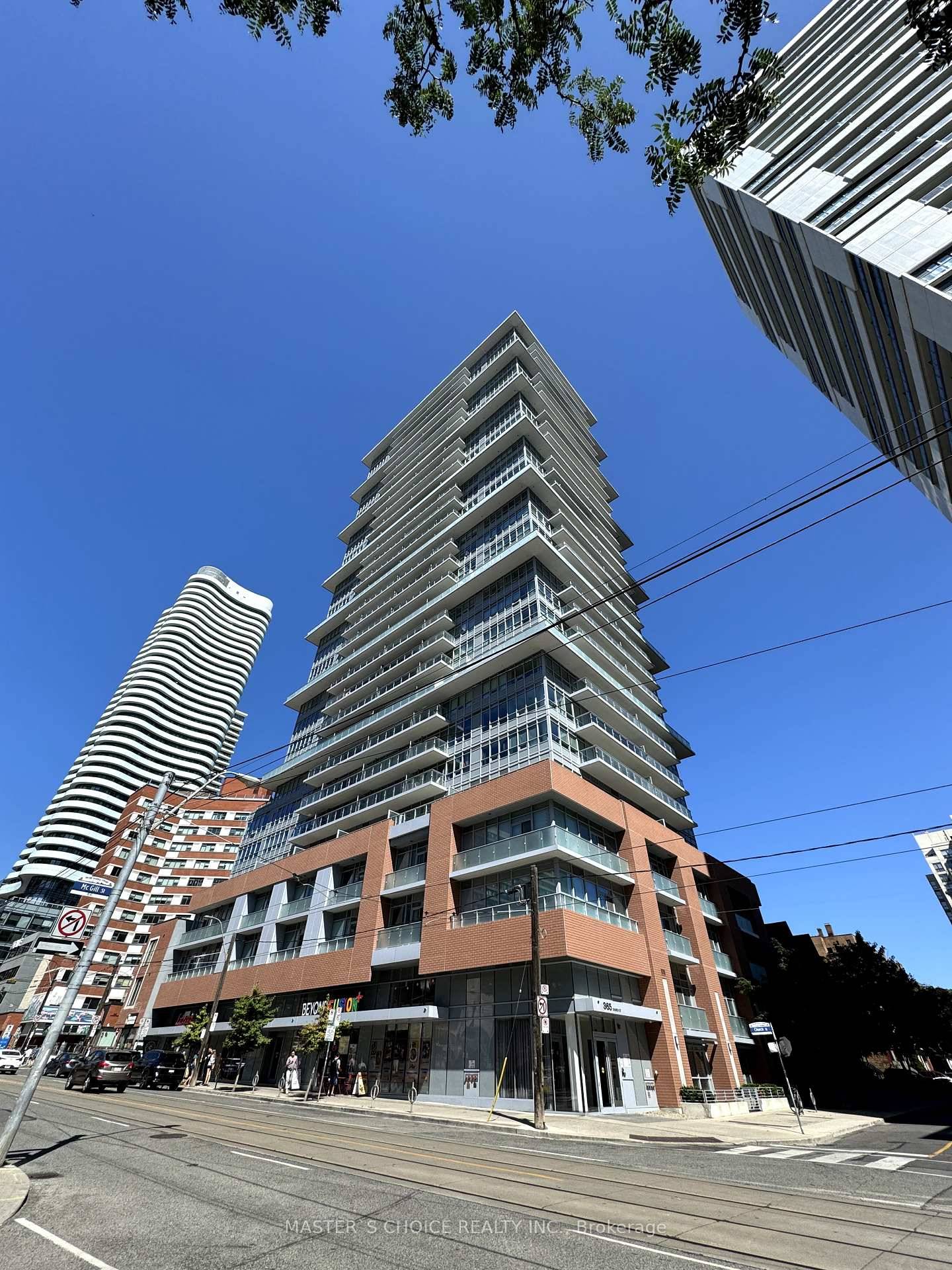 Bright, Clean amp ; Spacious Condo Built By Menkes with fabulous city views !