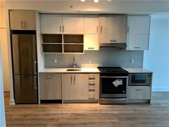 Bright Sunny South facing, 1 plus den Luxury Condos, Excellent Location For Student And Work Commute, 9Ft Ceiling, Laminate Floor.