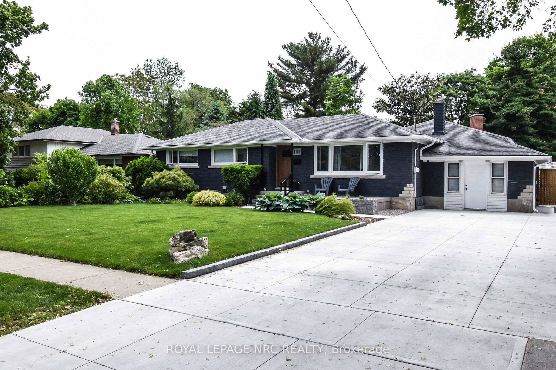 Beautifully updated bungalow located in the heart of Port Dalhousie.