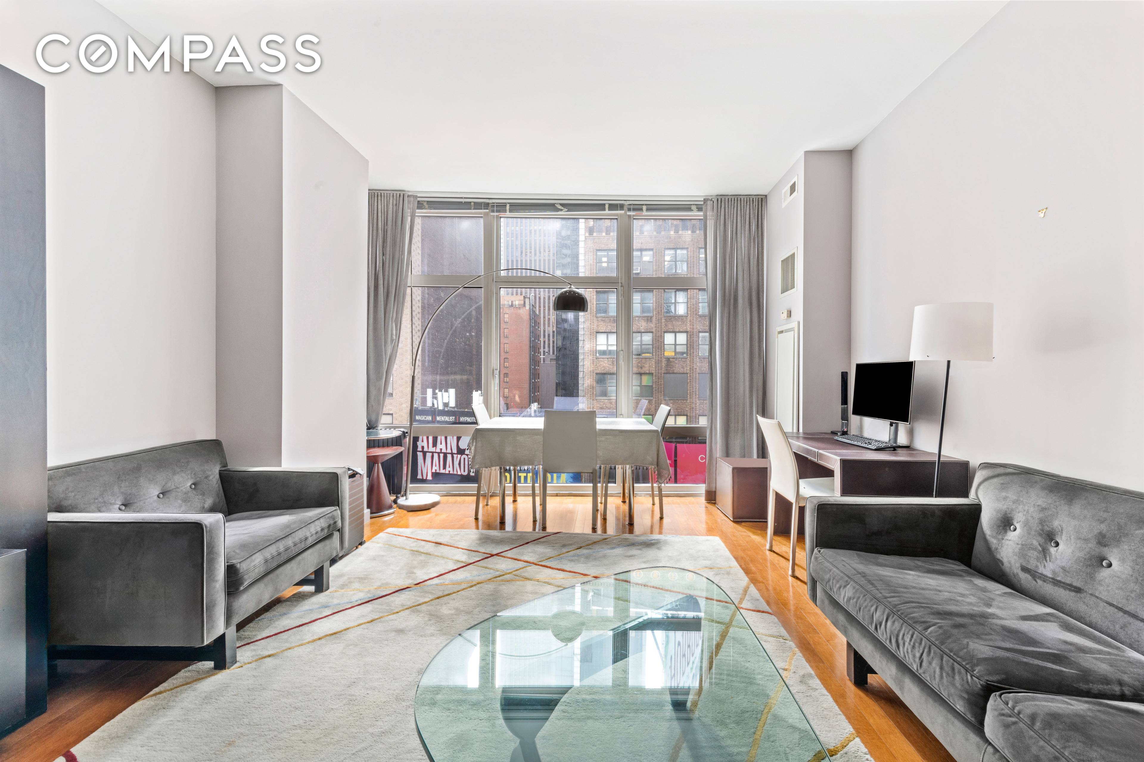 Luxury Studio for Rent at 1600 Broadway on the Square Welcome to 1600 Broadway on the Square, a premier full service condominium in the heart of Times Square.