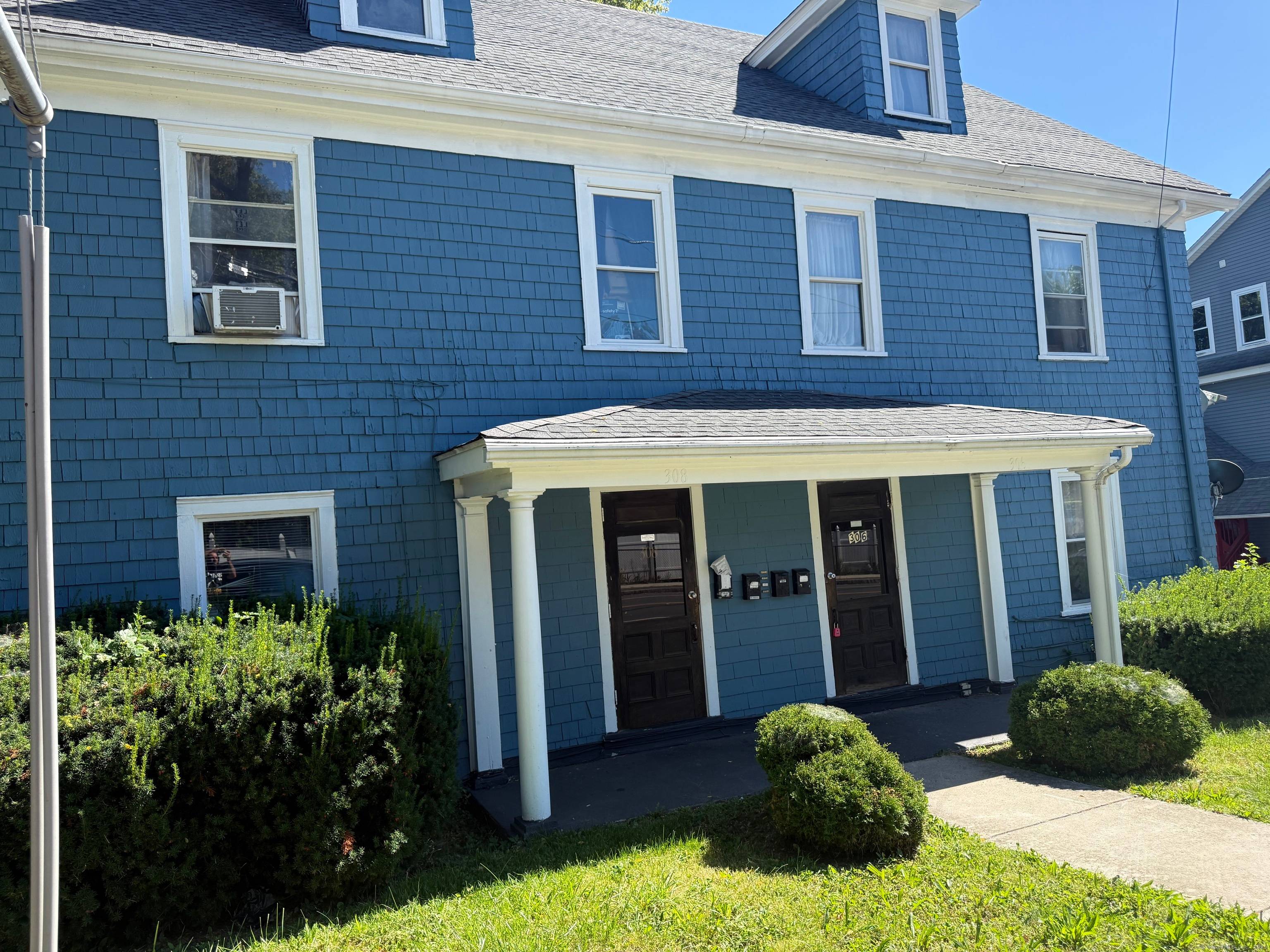 Attention Investors ! 306 308 Sigourney Street presents a rare opportunity to own a well maintained, four unit multifamily property with strong rental potential.